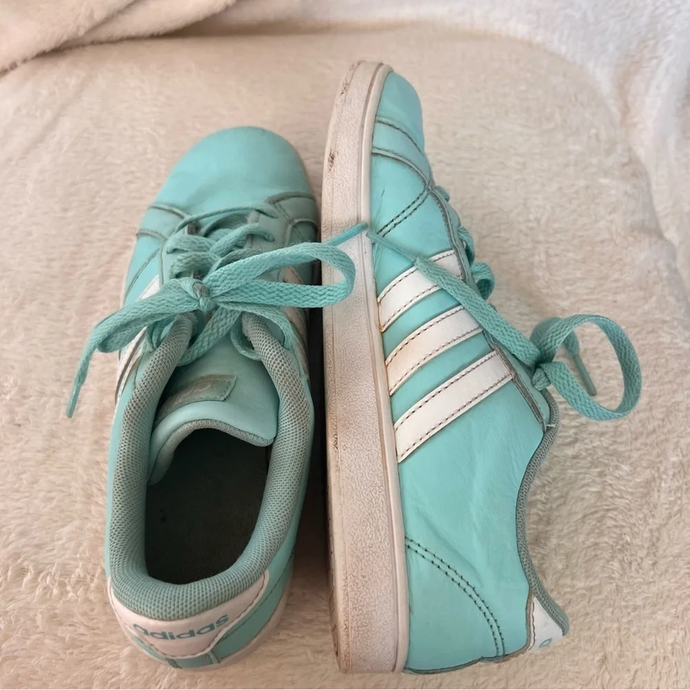 Adidas teal blue kids sneakers with white stripes, size 4, preowned
